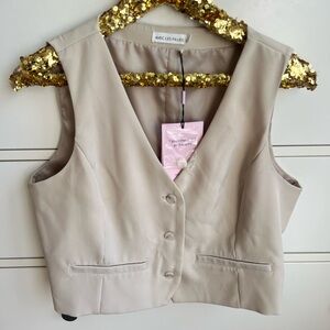 NWT Avec Les Filles Cropped Vest